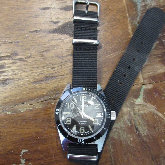 Vintage Skin Diver Watch - Fully Serviced 17 Jewels & Swiss Made - Picture 7 of 8